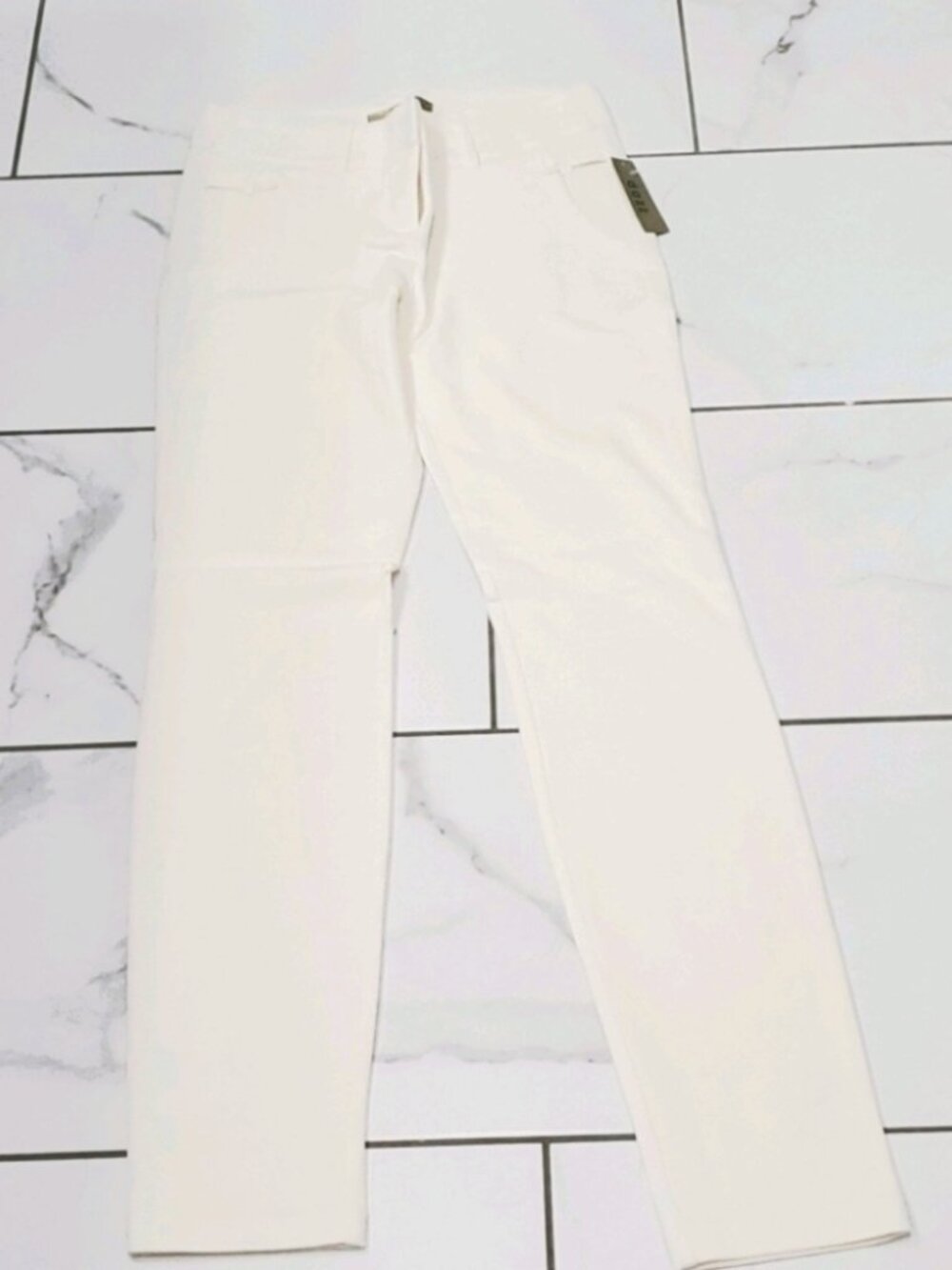DAZZ Chic! Off-white Pointe Knit Pants NWT